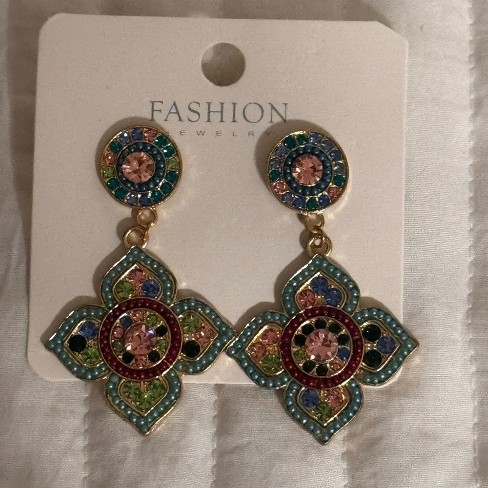 NWT Colorful stone drop earring *lightweight* - Picture 3 of 6